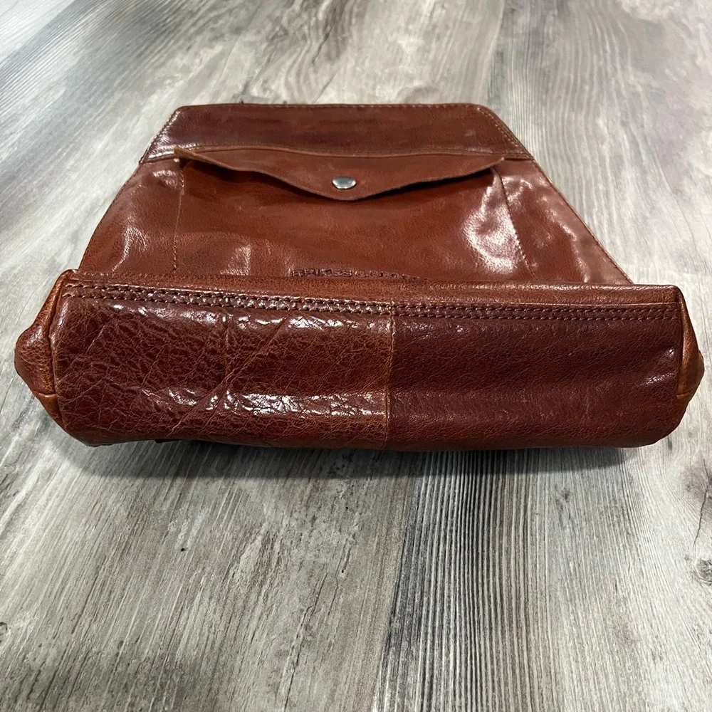 Elegant Brown Leather Women's Backpack - Picture 3 of 8